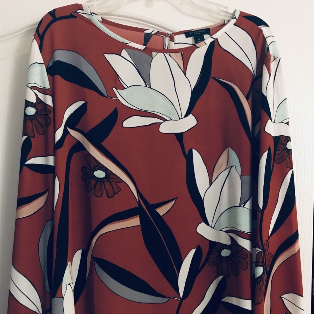 Ann Taylor Petite Large blouse